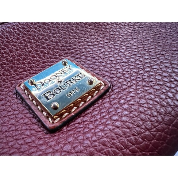 Authentic Dooney & Bourke Wine Color Pebbled Leather Crossbody Shoulder Bag - Picture 6 of 7
